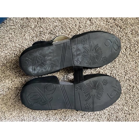 OTBT Black Flats - Picture 6 of 7